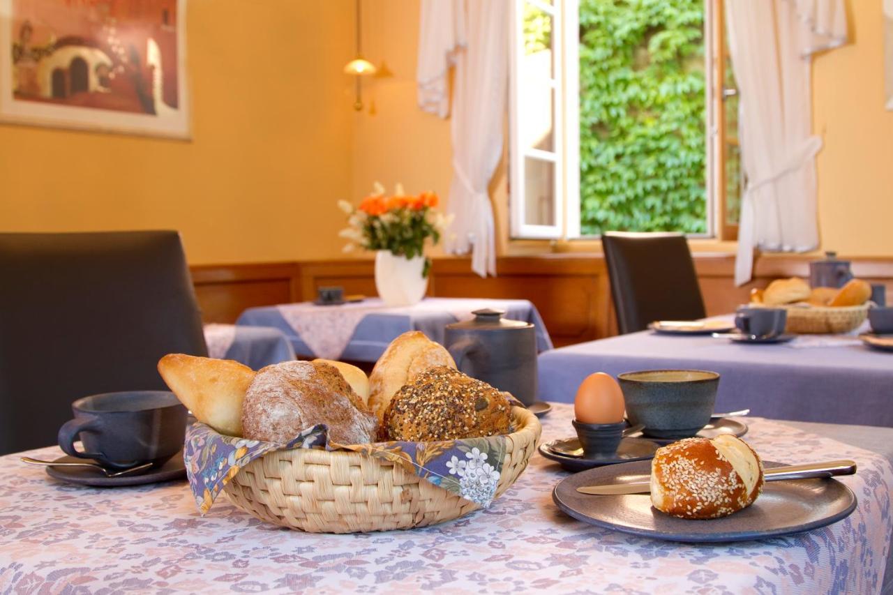 Gaestehaus Hebinger Am Schlosspark Deidesheim Zewnętrze zdjęcie