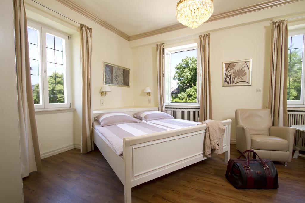Gaestehaus Hebinger Am Schlosspark Deidesheim Zewnętrze zdjęcie