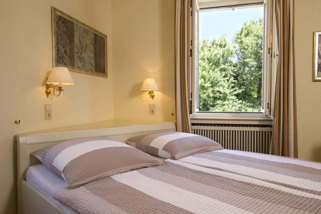 Gaestehaus Hebinger Am Schlosspark Deidesheim Pokój zdjęcie